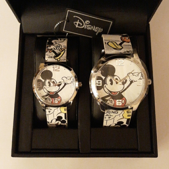 DISNEY His & Hers Mickey Leather Watch Box Set - Picture 2 of 8